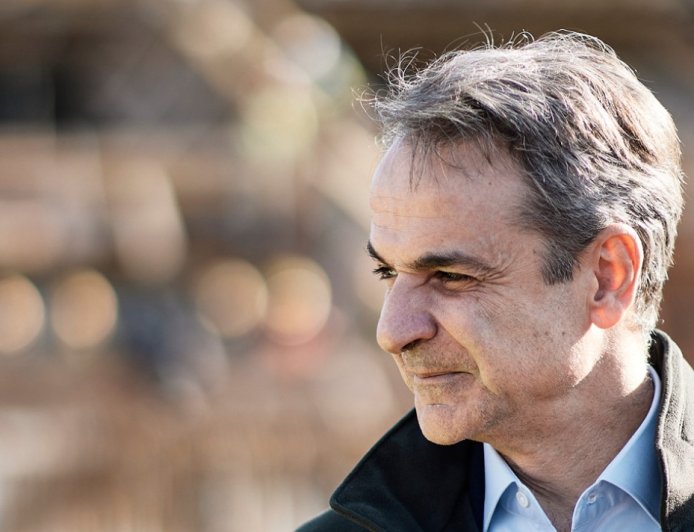 Πρωτοχρονιά – Μητσοτάκης: Τα κάλαντα στον πρωθυπουργό