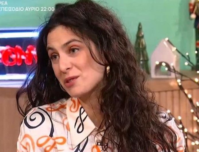 Φωτεινή Πελούζο: «Είναι πολύ δύσκολο να έχεις μια σταθερή προσωπική ζωή, κι αυτό είναι κάτι που με φοβίζει πάντα»