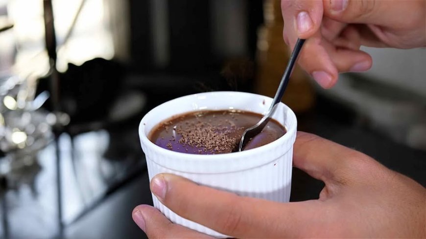 Εύκολη νηστίσιμη μους σοκολάτα μόνο με 2 μόνο υλικά, χωρίς ζάχαρη και χωρίς μίξερ!!!