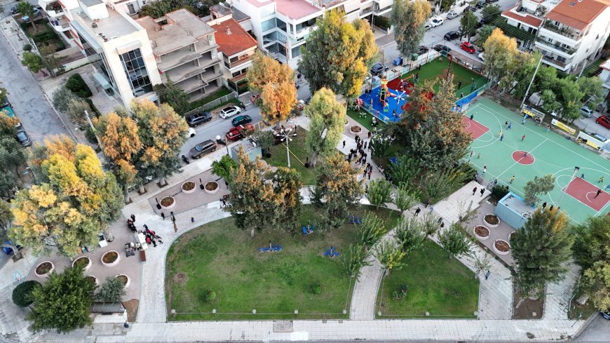 Εγκαινιάστηκε η πλήρως αναβαθμισμένη Πλατεία Ρήγα Φεραίου στην Αργυρούπολη