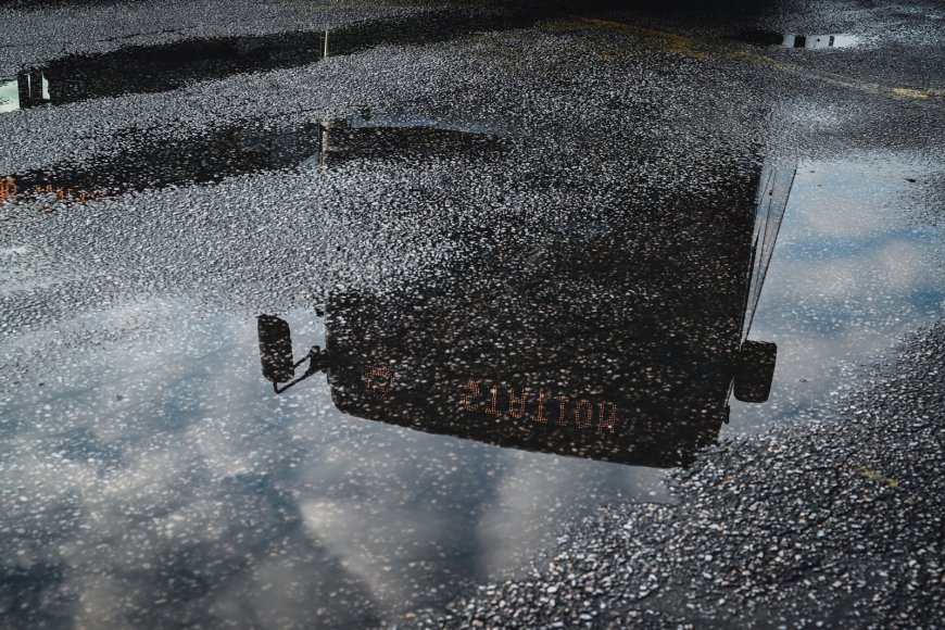 Καλλιθέα: Νεαρός με πατίνι κρεμάστηκε από το πίσω μέρος λεωφορείου