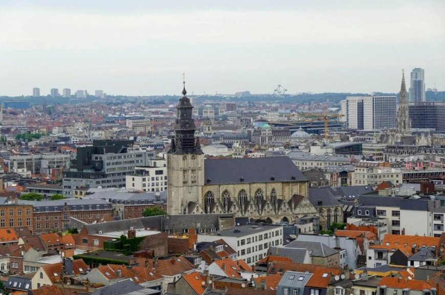 Φάτνη Βρυξέλλες: Αντιδράσεις για την τοποθέτηση pixels στα πρόσωπα του Ιησού, της Μαρίας και του Ιωσήφ