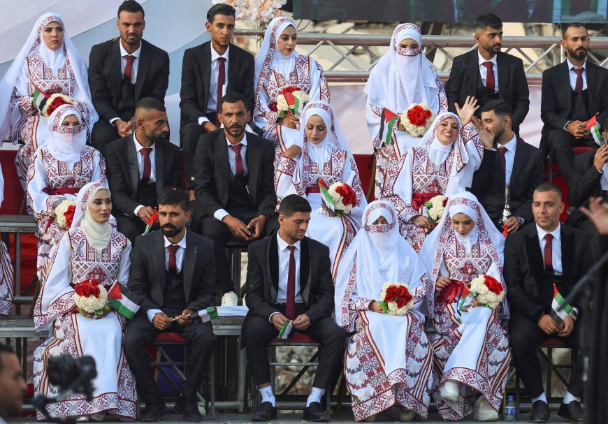 Γάμοι στη Γάζα: Παντρεύτηκαν ταυτόχρονα 54 ζευγάρια