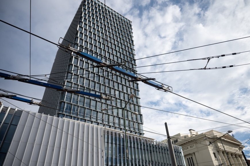 «Ο ουρανός θα αναπνεύσει»: Η κυβέρνηση βάζει στο συρτάρι το δίκτυο των τρόλεϊ