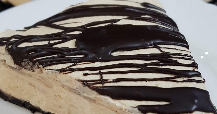 Εύκολο γλυκό για τους λάτρεις του φυστικοβούτυρου και του cheesecake!!!