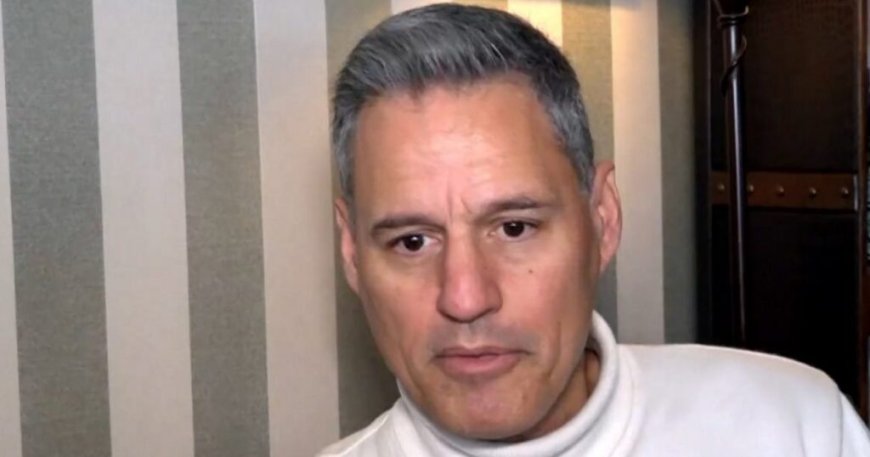 Γρηγόρης Πετράκος: «Τα τραγούδια που γράφουν οι άνθρωποι, δεν διαφέρουν και πολύ από αυτά που γράφονται με ΑΙ»