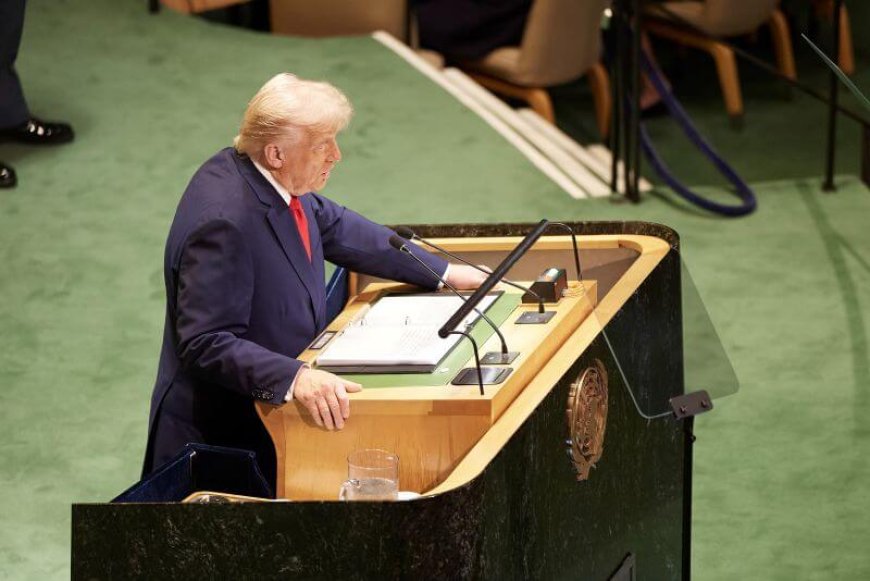 Τραμπ: Xρυσή βίζα για πλούσιους επενδυτές έναντι 1 εκατ. δολαρίων