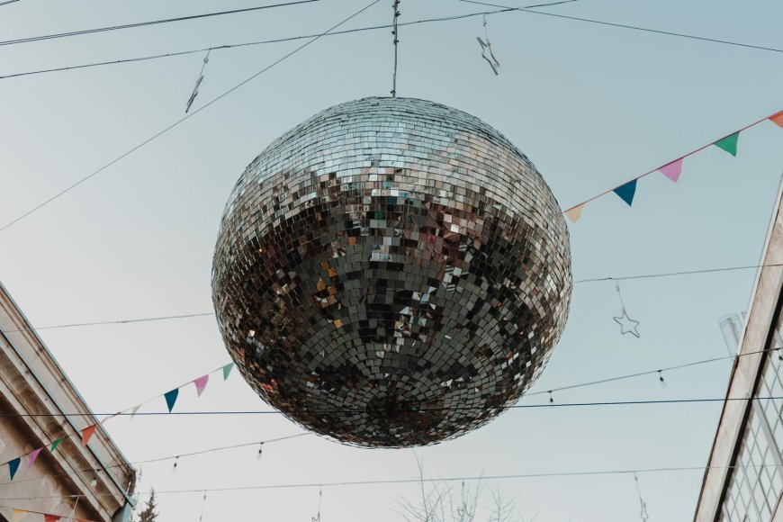 Ανοιχτά τα μαγαζιά σήμερα Κυριακή 14/12: «Δειλά σημάδια αισιοδοξίας» στην κατανάλωση