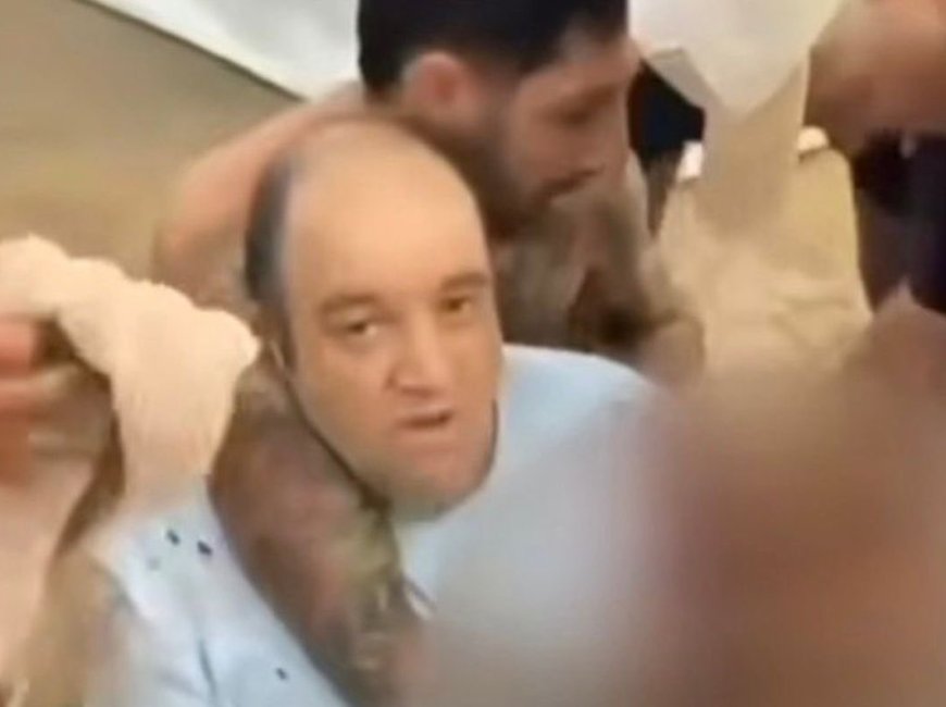 Ο ήρωας του Σίδνεϊ: Καρέ καρέ η στιγμή που πολίτης ορμά και αφοπλίζει έναν από τους ενόπλους