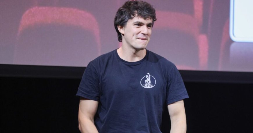 Δημήτρης Καπουράνης: «Ο παππούς και η γιαγιά μου ήταν οι γονείς μου»