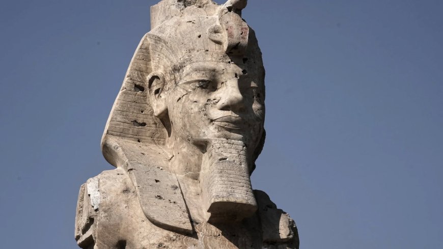 Οι Κολοσσοί του Μέμνονα ξαναστέκονται στο Λούξορ