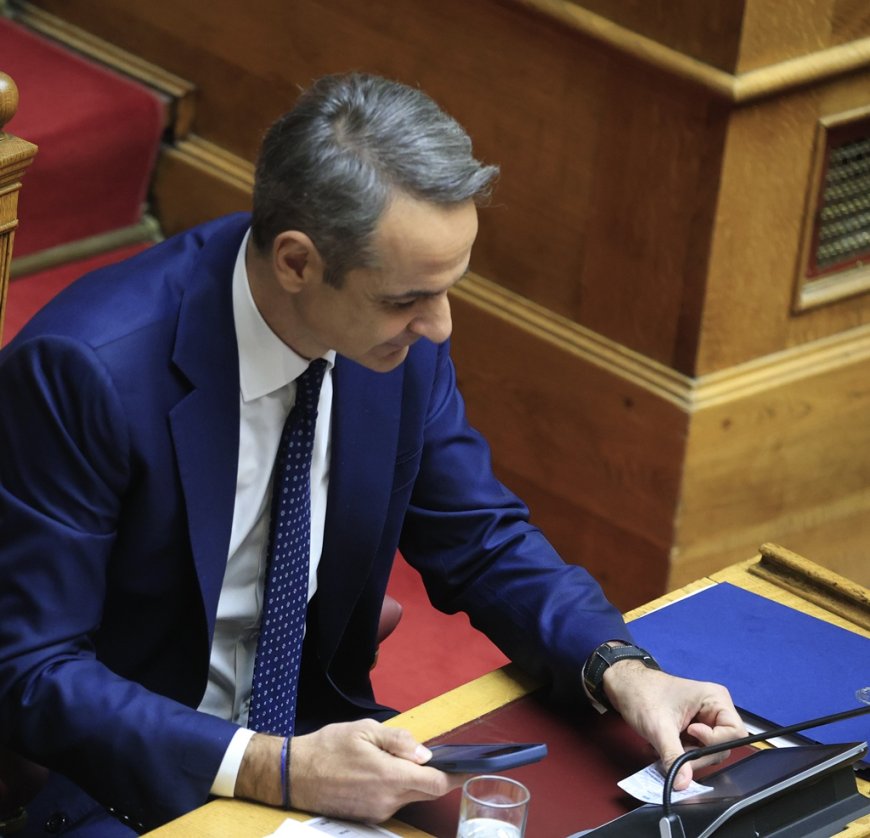 Μητσοτάκης – Κωνσταντοπούλου: Η αντίδραση Κακλαμάνη όταν η πρόεδρο της Πλεύσης διέκοψε τον πρωθυπουργό