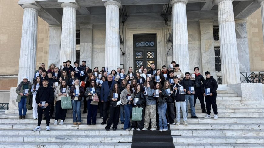 Τους μαθητές και τις μαθήτριες του 2ου Γυμνασίου Κομοτηνής υποδέχθηκε στη Βουλή ο Ευριπίδης Στυλιανίδης