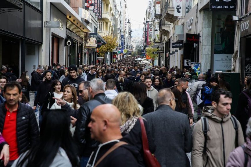 Ωράριο καταστημάτων παραμονή Χριστουγέννων 2025: Μέχρι πότε θα λειτουργήσουν σούπερ μάρκετ, μαγαζιά και εμπορικά