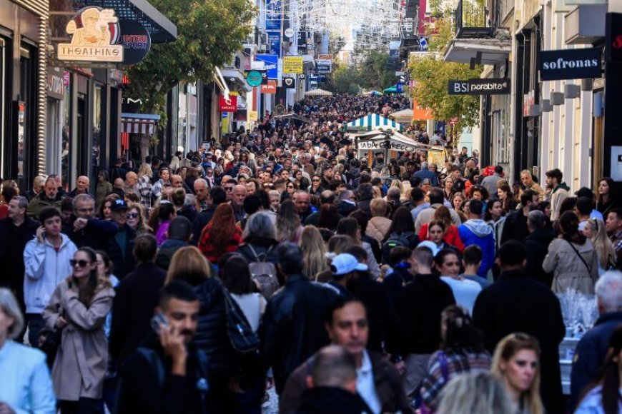 Προϋπολογισμός 2026: Με αυξήσεις και φοροελαφρύνσεις για μισθωτούς και οικογένειες έρχεται η νέα χρονιά