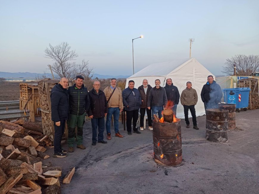 Aντιπροσωπεία του Κινήματος Νίκη βρέθηκε στο μπλόκο των αγροτών της Κομοτηνής