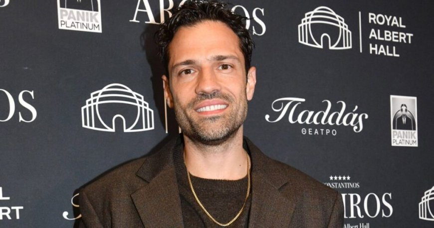 Ο Κωνσταντίνος Αργυρός αποκάλυψε το παρασκήνιο της ατάκας «Μάνα, ο γιος σου χορεύει ζεϊμπέκικο στο Royal Ambert Hall»