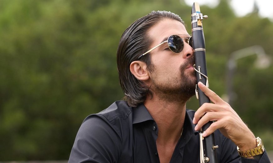 Μουγκοπέτρος σύλληψη: Χειροπέδες στον μουσικό για ενδοοικογενειακή απειλή