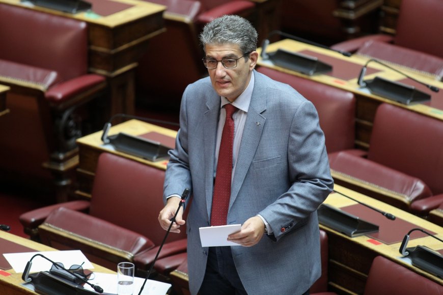 Γιαννούλης – Βούλτεψη: Αποχώρησε μετά από καβγά ο βουλευτής του ΣΥΡΙΖΑ