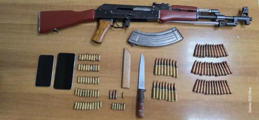 Επιχειρήσεις «αφοπλισμού»: Κατασχέθηκαν καλάσνικοφ, πιστόλι και εκατοντάδες σφαίρες