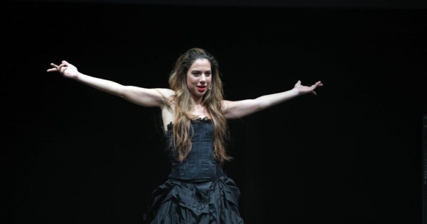 Ηλιάνα Μαυρομάτη: «Θα ήταν αστείο εάν ισχυριζόμουν ότι οι γονείς μου δεν επηρέασαν σε μεγάλο βαθμό τον επαγγελματικό μου προσανατολισμό»