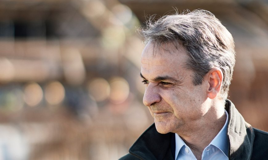 Πρωτοχρονιά – Μητσοτάκης: Τα κάλαντα στον πρωθυπουργό