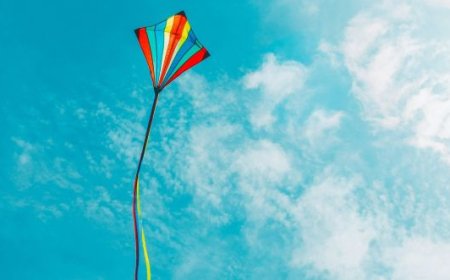 Καθαρά Δευτέρα 2026: Πότε πέφτει, το πρώτο τριήμερο και όλες οι αργίες