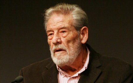 Γιάννης Βόγλης: «Το ιστορικό αρχείο του πατέρα μου είναι ασφαλές και αποθηκευμένο» ισχυρίζεται ο γιος του