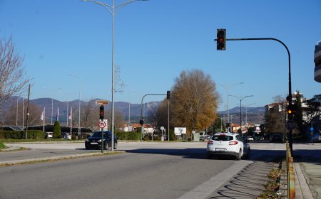 Εκτός λειτουργίας οι φωτεινοί σηματοδότες στο εμπορικό κέντρο Κομοτηνής