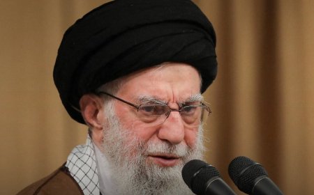 Χαμενεΐ για Τραμπ: Ο αλαζόνας θα «πέσει» όπως ο Σάχης, έχει τα χέρια του λερωμένα με αίμα