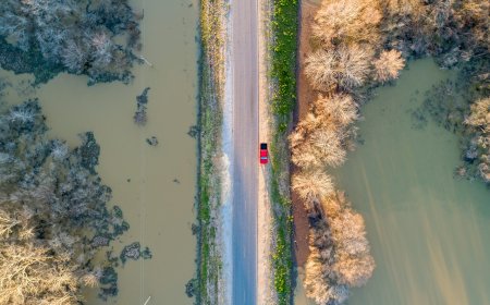 Κακοκαιρία στην Αχαΐα: Η θάλασσα βγήκε στη στεριά στο Ρίο, χαλαζόπτωση στην Πάτρα