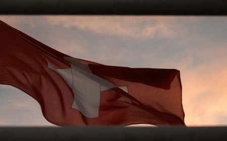 Charlie Hebdo – Κραν Μοντανά: Μήνυση για σκίτσο που σατιρίζει την τραγωδία