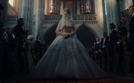 Αριστοκρατικά σκάνδαλα και επικίνδυνα μυστικά: Τι να δεις στο Netflix μέχρι να ξεκινήσει το Bridgerton