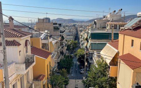 Σε ρυθμούς έργων ο Πειραιάς: Ασφαλτοστρώσεις σε κομβικά σημεία του Νέου Φαλήρου