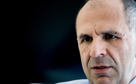 Ελλάδα για Ιράν: “Παρακολουθούμε στενά την κατάσταση, δεν υπάρχει αίτημα εκκένωσης Ελλήνων πολιτών”