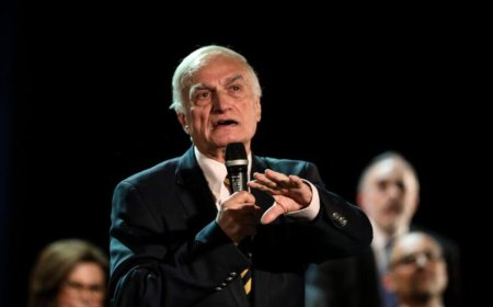 Μανώλης Μαυρομμάτης: Εξιτήριο από το κέντρο αποκατάστασης, δύο χρόνια μετά τη φωτιά στο σπίτι του