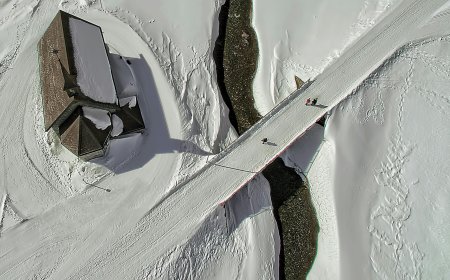 Xιονοστιβάδα στο ψηλότερο βουνό της Ευρώπης: Τρομακτικό βίντεο, τουρίστες τρέχουν να σωθούν