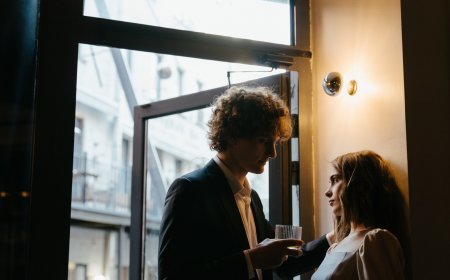 Μήνυσε εστιατόριο γιατί αποκαλύφθηκε η εξωσυζυγική του σχέση από βίντεο στο TikTok