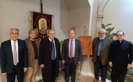 Κομοτηνή: Παραμένει άστεγος ο “Μέγας Βασίλειος” που έκοψε βασιλόπιτα και βράβευσε τέκνα μελών του