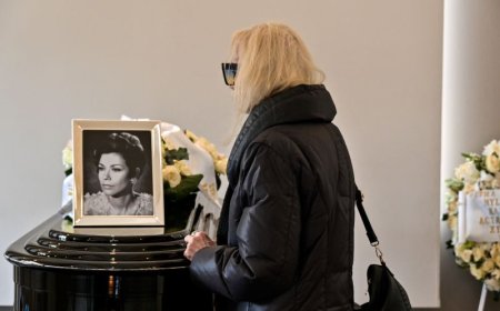 Μέλπω Ζαρόκωστα: Πλήθος κόσμου στην κηδεία της ηθοποιού