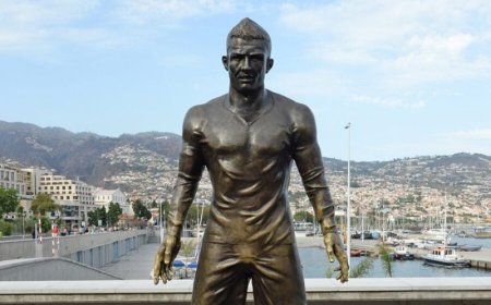 Ρονάλντο άγαλμα: Νεαρός έβαλε φωτιά στο μπρούτζινο ομοίωμα του Πορτογάλου σούπερ σταρ