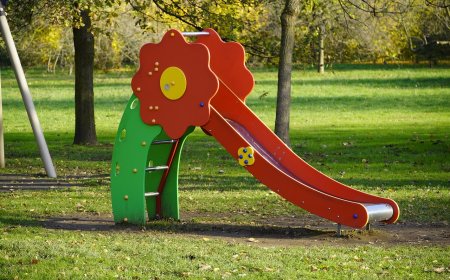 Περιφέρεια Αττικής: Νέα, ασφαλής και σύγχρονη παιδική χαρά στον Λόφο Φινόπουλο