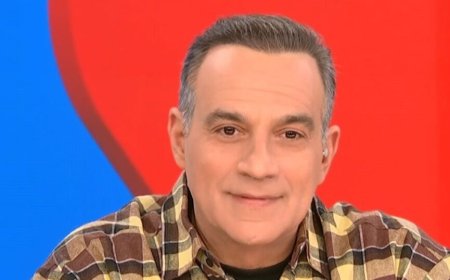 Κρατερός Κατσούλης: «Ήμουν δέκα χρόνια ηθοποιός και με προσφωνούσαν ως ανερχόμενο»