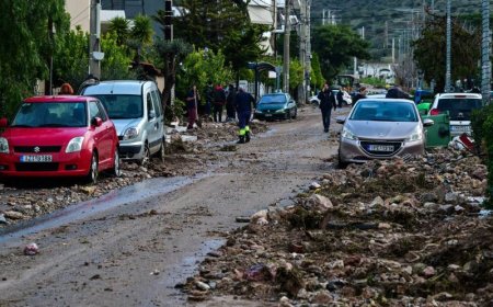 56χρονη Άνω Γλυφάδα: Τα δραματικά λεπτά της προσπάθειας απεγκλωβισμού της άτυχης γυναίκας