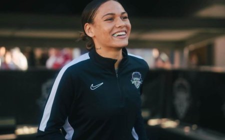 Ντένις Ρόντμαν κόρη: Ιστορικό συμβόλαιο για την Τρίνιτι Ρόντμαν στις ΗΠΑ