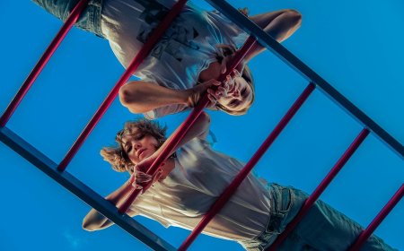 Υποχρεωτική συνεπιμέλεια: “Οι αλλαγές δεν μπορεί να γίνονται για σκοπιμότητες”, υποστηρίζουν 10 γυναικείες οργανώσεις