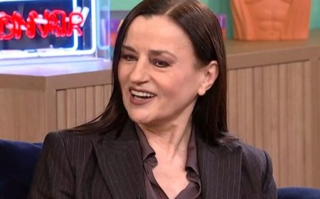 Καρυοφυλλιά Καραμπέτη: ««Από μικρή ήμουν κατά του γάμου, ίσως άλλαζα κάποιες ερωτικές επιλογές μου»