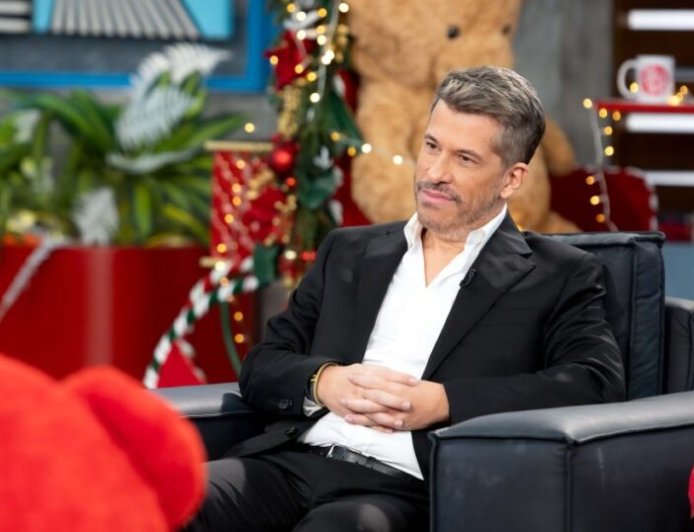 Χάρης Βαρθακούρης: «Η τηλεόραση μας έφερε τον σκοτωμό με την Αντελίνα, ευνοεί τον χωρισμό όσο τίποτα άλλο»