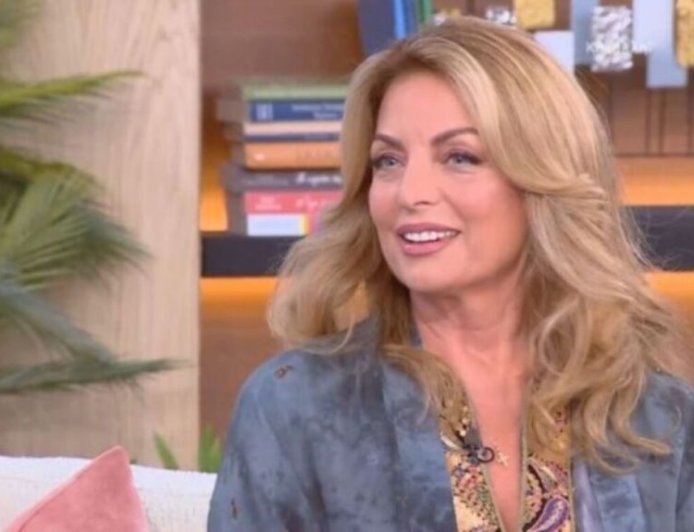 Η Άντζελα Γκερέκου στηρίζει τον Γιάννη Σμαραγδή: «Ο κινηματογράφος δεν είναι ιστορικό σχολικό εγχειρίδιο, αλλά τέχνη»