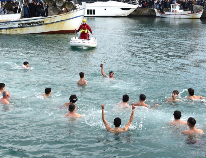 Με λαμπρότητα εορτάστηκαν τα Θεοφάνεια στη Ροδόπη